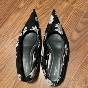 Balenciaga knife flats size 8